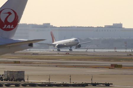 015　着陸する飛行機