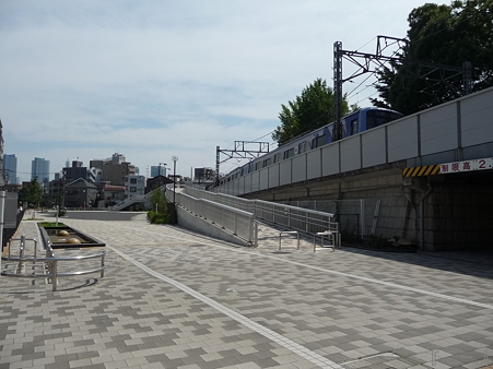 110622-東横廃線 東白楽→反町 (13)