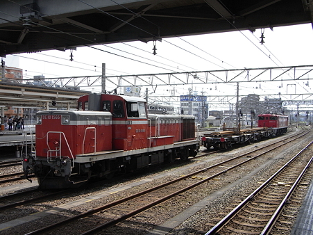 EF65-1118とチキとDE10-1566(八王子駅)3