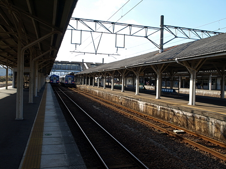 亀山駅4