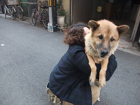 抱っこされる仁さん