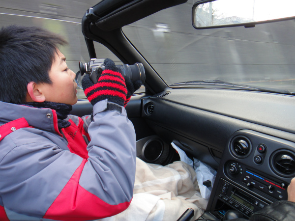 次男が写真撮影に協力
